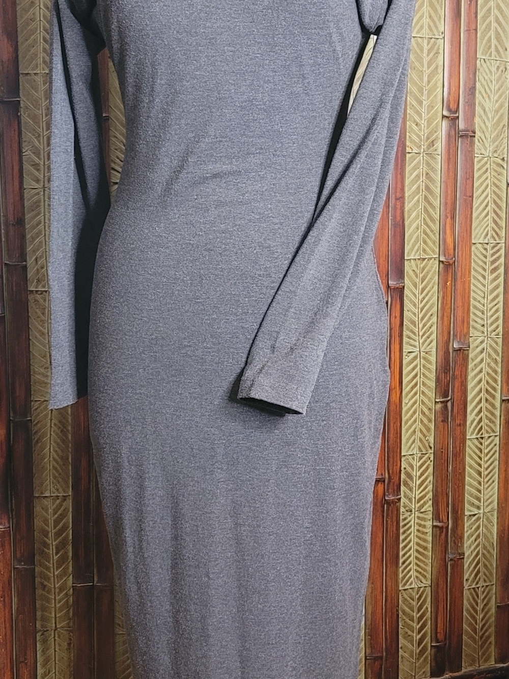 Sleek Long-Sleeve Gray Bodycon Dress